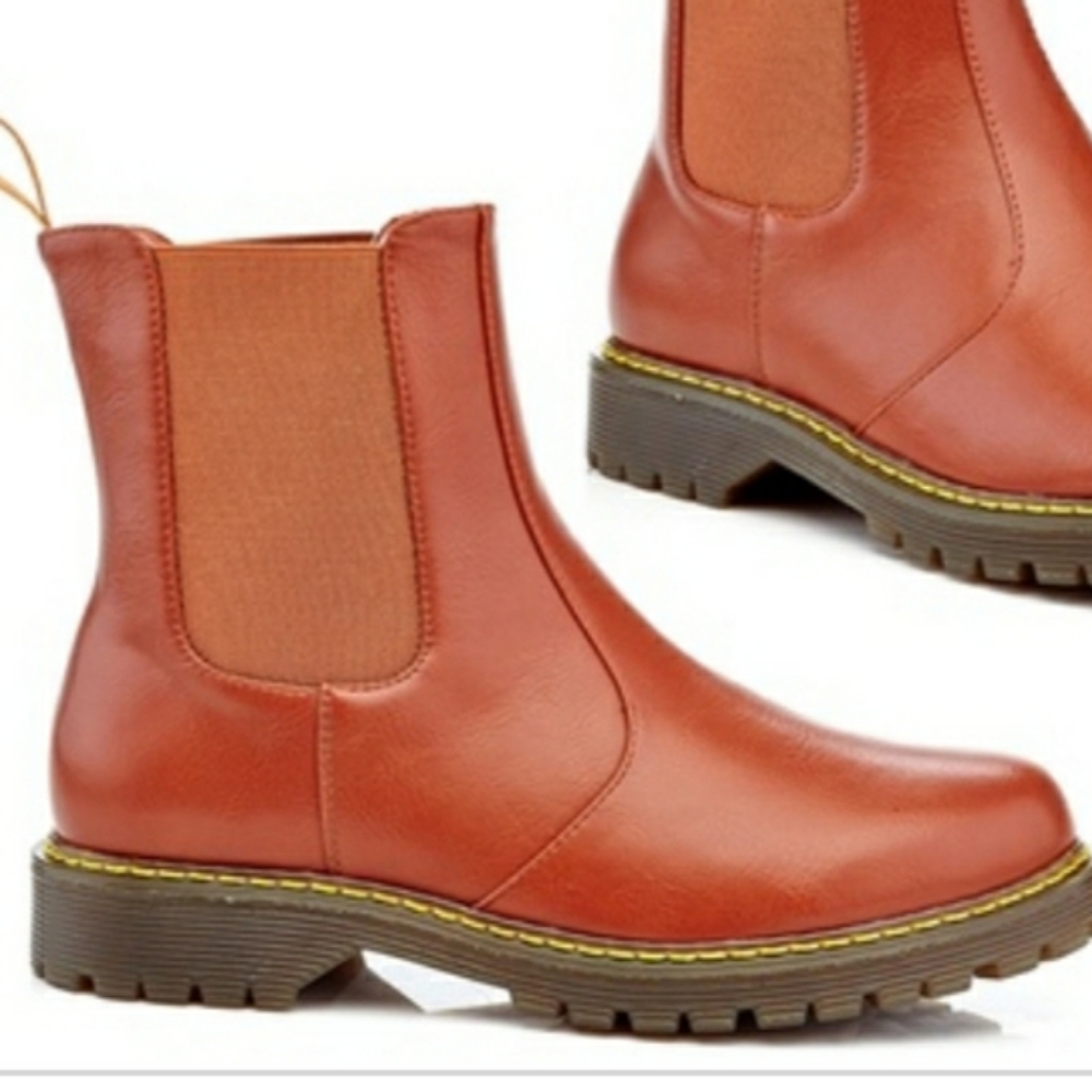 New in Box Charming Lady Pull On Combat Booties
